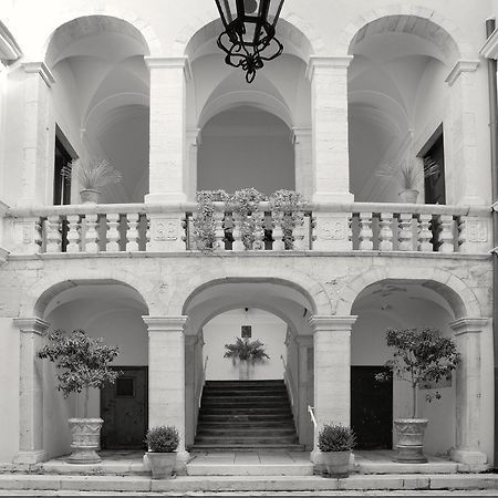 La Soffitta Covelli Bed & Breakfast ตรานิ ภายนอก รูปภาพ