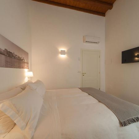 La Soffitta Covelli Bed & Breakfast ตรานิ ภายนอก รูปภาพ